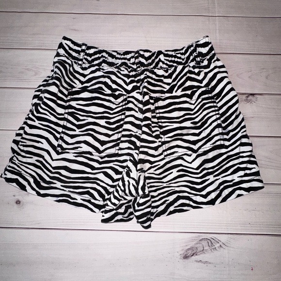 LOFT Zebra Print Shorts | Size Small
Summer Walking Beach Vacation Active Casual - Picture 2 of 9